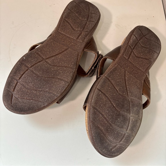 Clarks Roseville Bay Womens Sandal Size 9 Bronze Triple Straps Slide Shoe - Picture 4 of 6